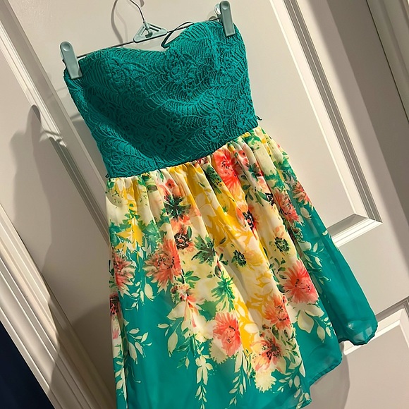 Floral Tube Dress - Picture 2 of 6